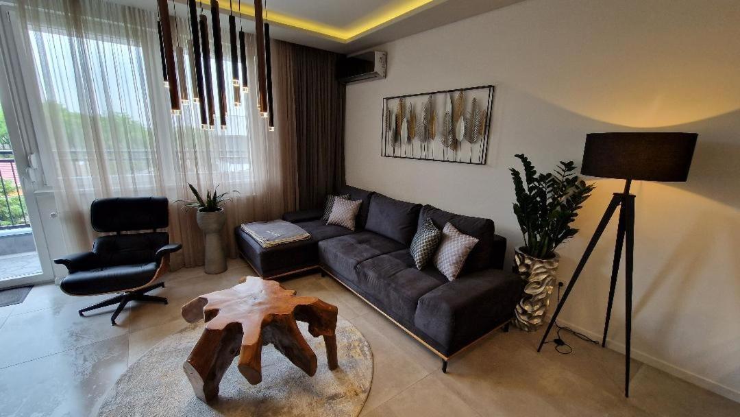 Family Resort Subotica Apartments Экстерьер фото