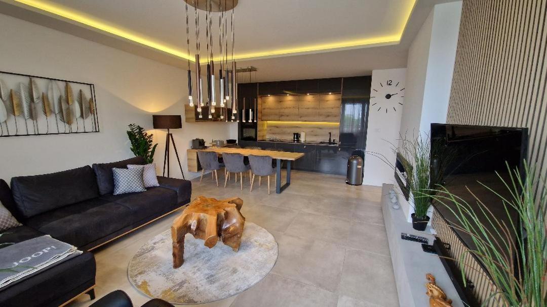 Family Resort Subotica Apartments Экстерьер фото